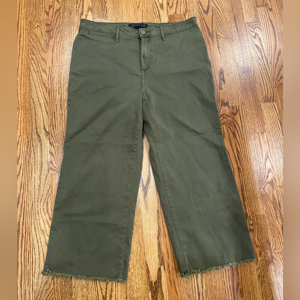 Sanctuary Wide Leg Raw Hem Cropped Pant. Never Worn!